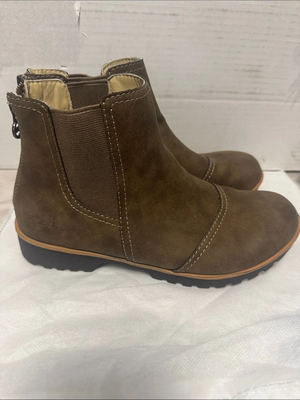 JBU Men's Brown Chukka Boots